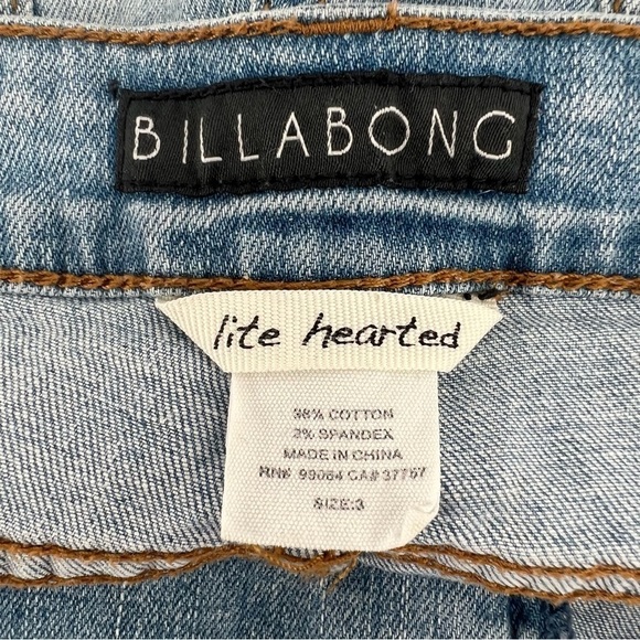 Billabong Lite Hearted Distressed Cut Off Jean Shorts Size 3 Women’s - Picture 2 of 4